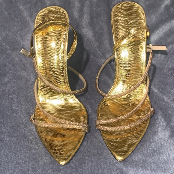 Beautiful Gold  heel sandals - Picture 1 of 2